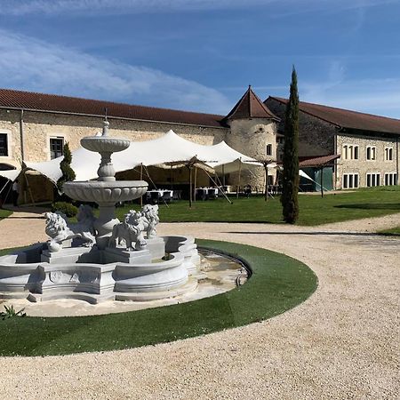 Les Dependances De Chapeau Cornu Vignieu Exterior photo